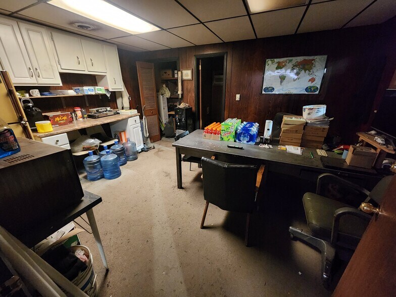 More Photos Of 229 Marion St, Scranton Warehouse For Sale