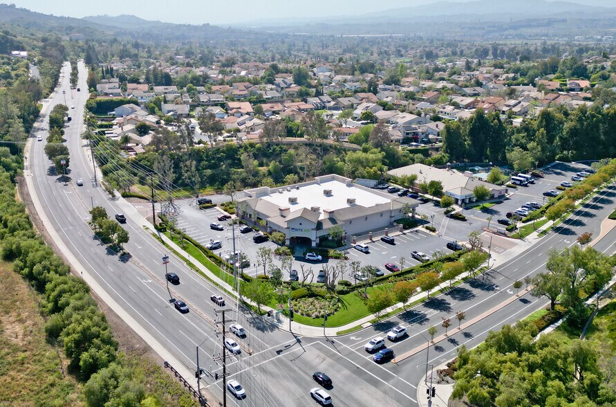 More Photos Of 3941 Spring Rd, Moorpark Storefront Retail Office For Lease