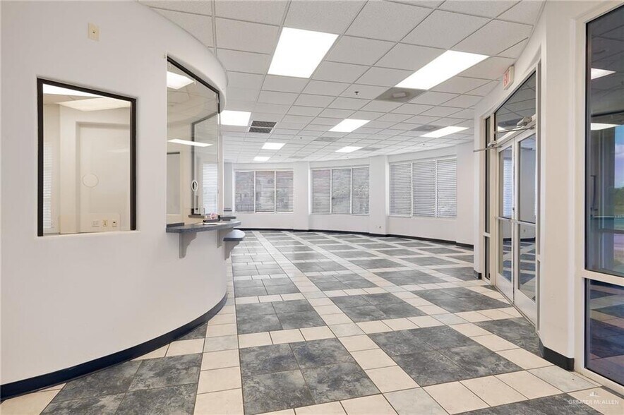 More Photos Of 451 E Alton Gloor Blvd, Brownsville Medical For Sale