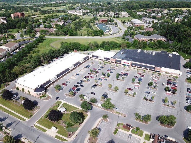 More Photos Of 100-178 Rolling Ridge Dr, State College Supermarket For Lease