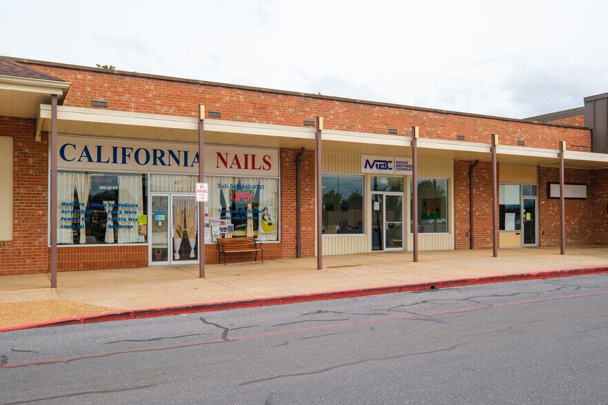 More Photos Of 12 Luray Shopping Ctr, Luray General Retail For Lease