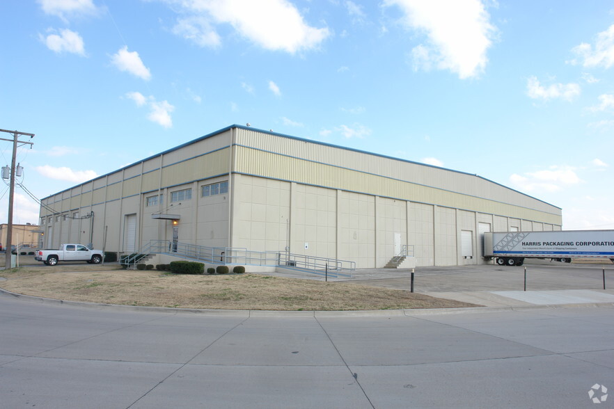 Primary Photo Of 7100-7108 Burns St, Richland Hills Warehouse For Lease