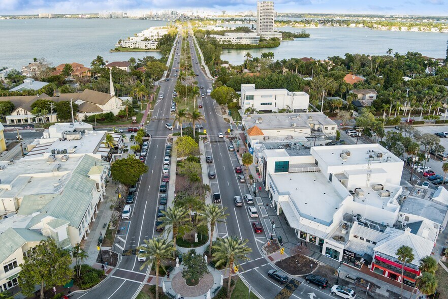 More Photos Of 462 John Ringling Blvd, Sarasota General Retail For Sale