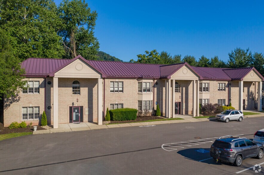 More Photos Of 527 Cedar Way, Oakmont Office For Lease