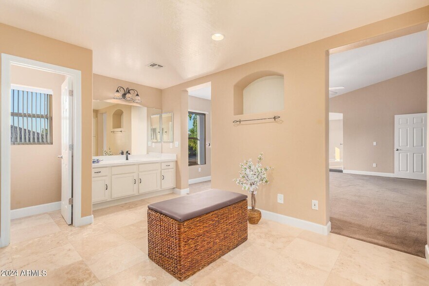 More Photos Of 1330 E Lynx Way, Chandler Specialty For Sale