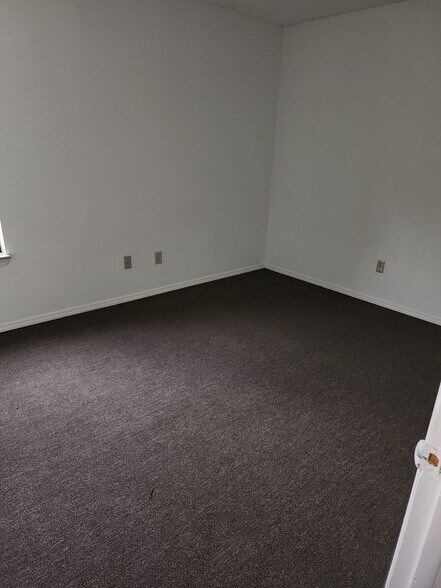 More Photos Of 405 River Rd, Redfield Apartments For Sale