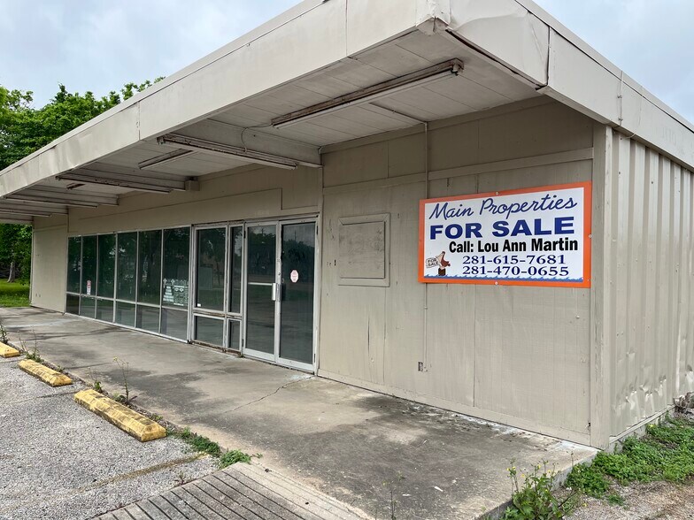 Primary Photo Of 108 S Broadway St, La Porte Storefront Retail Office For Sale