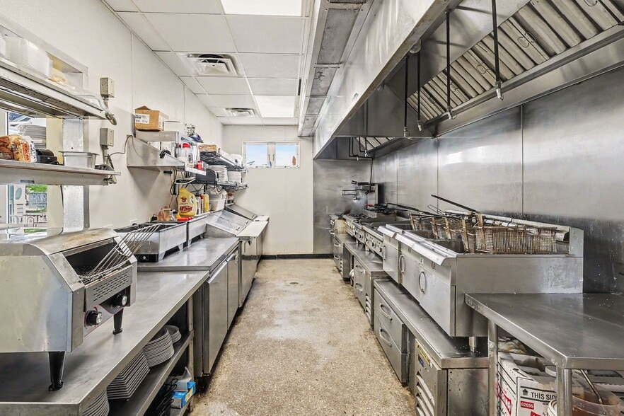 More Photos Of 11970 Fairway Lakes Dr, Fort Myers Restaurant For Sale