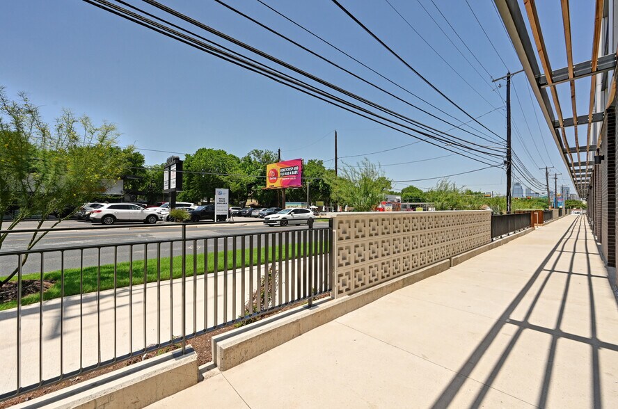 More Photos Of 2209 S First St, Austin Apartments For Sale