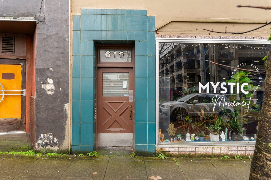 More Photos Of 615-619 4th St, Bremerton Storefront Retail Residential For Sale