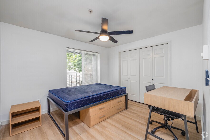 More Photos Of 4719 15th Ave NE, Seattle Apartments For Sale