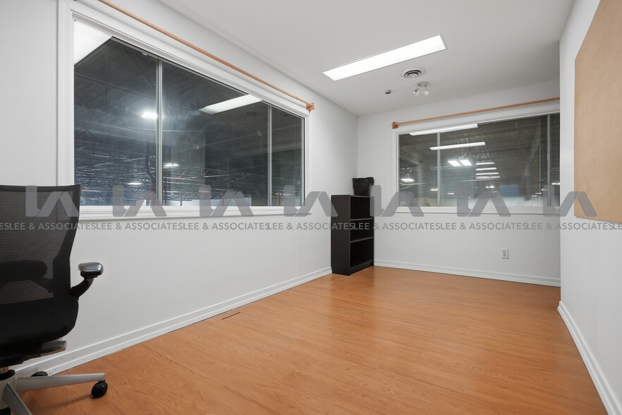 More Photos Of 18788 96th Ave, Surrey Warehouse For Lease