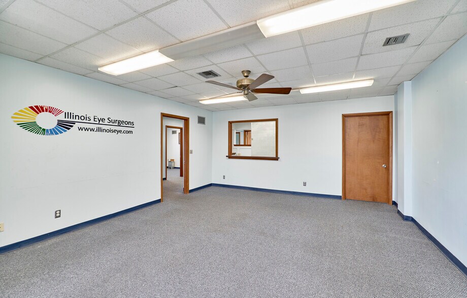 More Photos Of 415 W Main St, Collinsville Medical For Sale