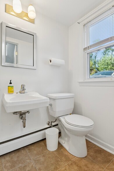 More Photos Of 2417 Silverside Rd, Wilmington Office For Sale