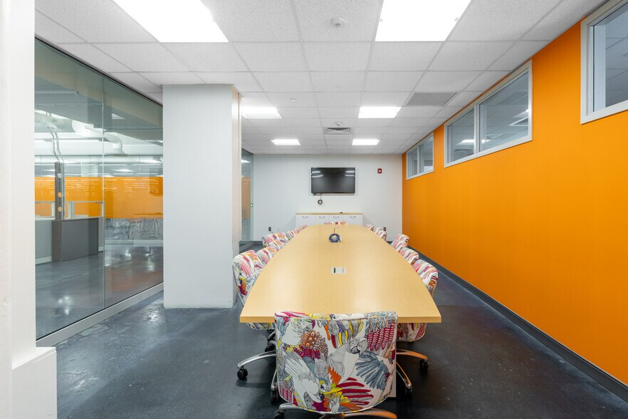 More Photos Of 32 Valley St, Bristol Office For Lease