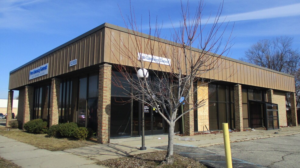 More Photos Of 12300 Morang Rd, Detroit Bank For Lease