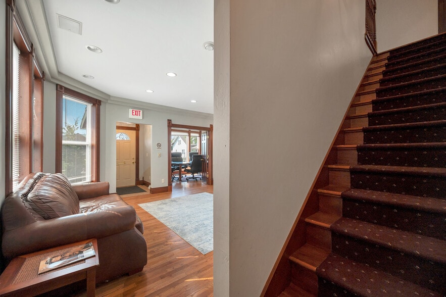 More Photos Of 125 S Quincy St, Green Bay Office For Sale