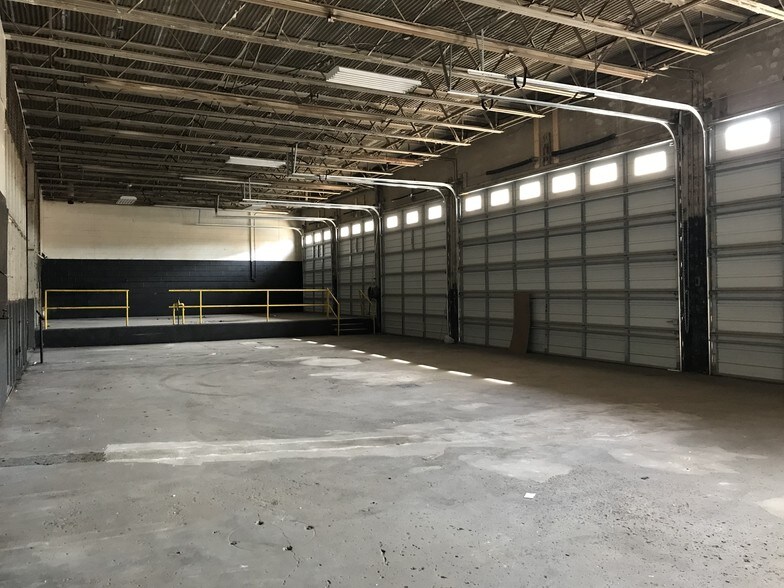 More Photos Of 2811 E 49th St, Chattanooga Showroom For Lease