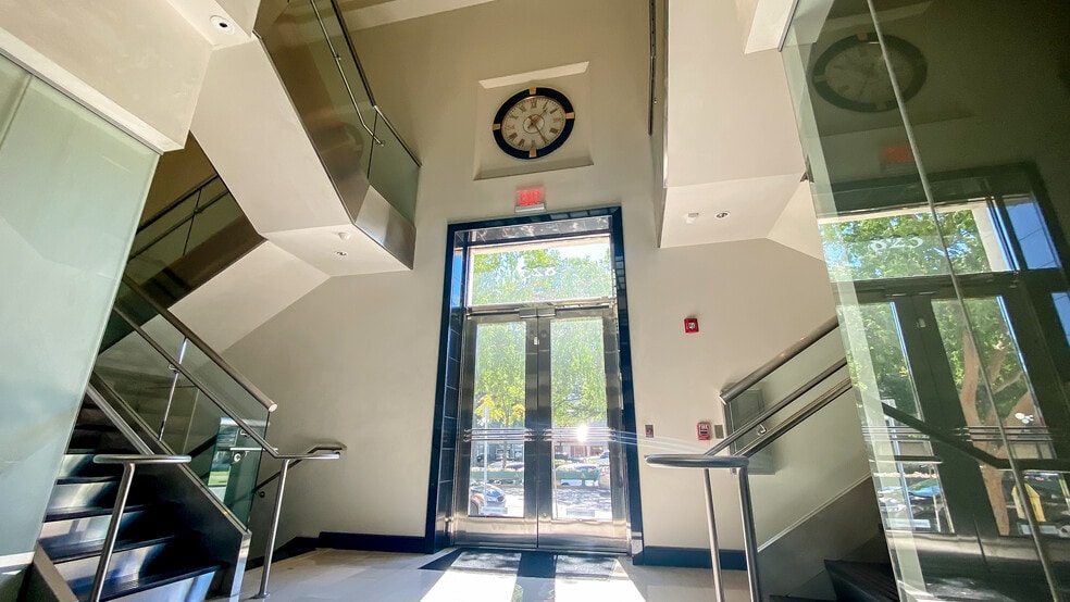 More Photos Of 823 Broad St, Augusta Office For Lease