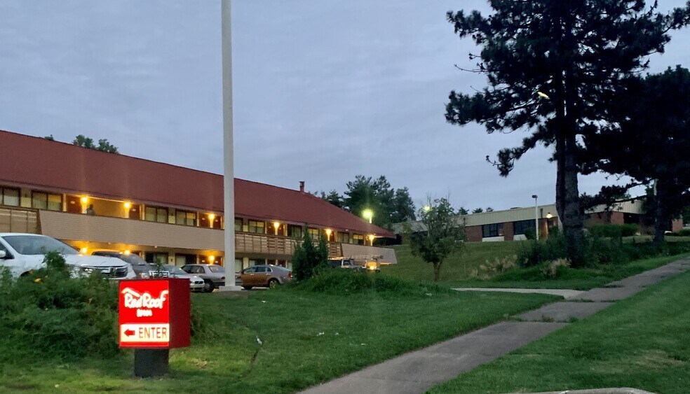 More Photos Of 3470 Hollenberg Dr, Bridgeton Hotel For Sale