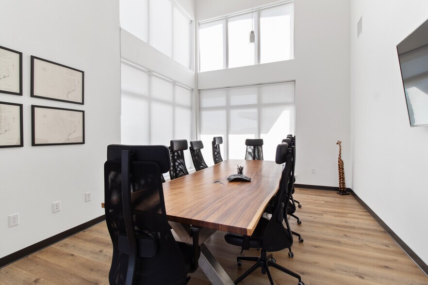 More Photos Of 4438 State Highway 6, College Station Office For Lease