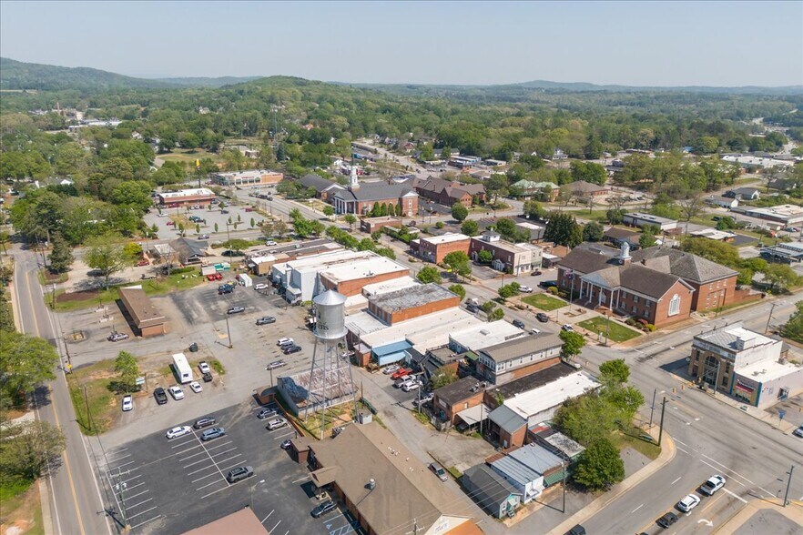 More Photos Of 303 E Main St, Pickens General Retail For Sale