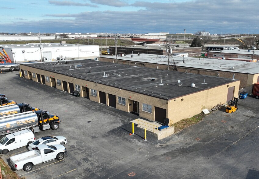More Photos Of 770 Larsen Ln, Bensenville Unknown For Lease