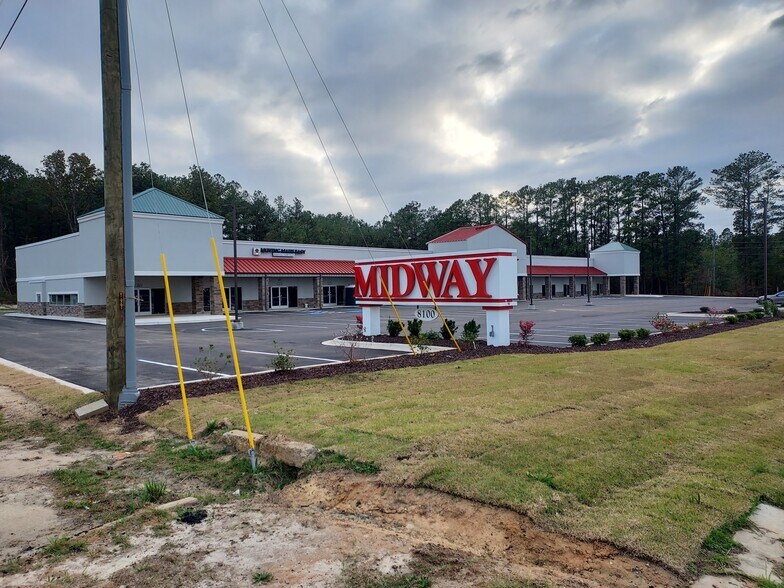 More Photos Of 8100 Fayetteville Rd, Raeford General Retail For Lease