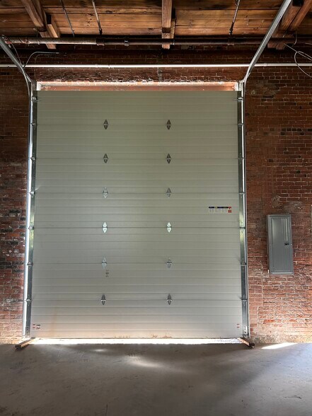 More Photos Of 70 Moshassuck Rd, Lincoln Manufacturing For Lease