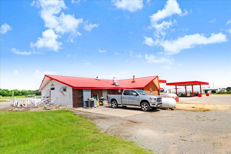 More Photos Of 9610 US Highway 70 E, Princeton Storefront For Sale