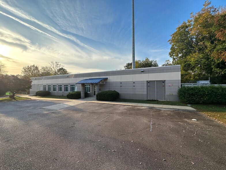 More Photos Of 5010 2nd St, Raleigh Flex For Lease