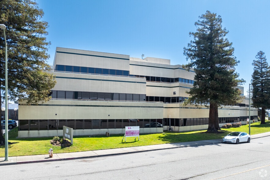 More Photos Of 80 Swan Way, Oakland Office For Lease