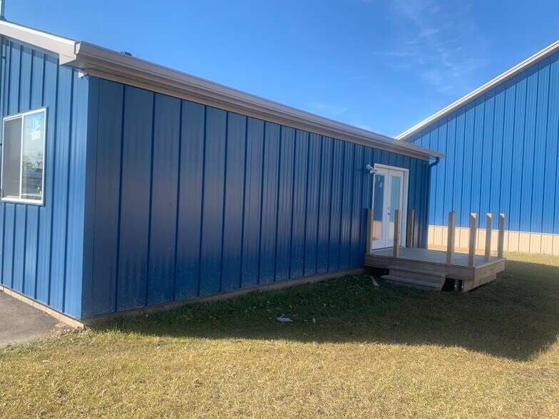 More Photos Of 604 Spring, Saint Johns Light Distribution For Sale