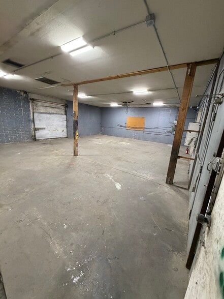More Photos Of 4318 W Glendale Ave, Glendale Auto Repair For Lease