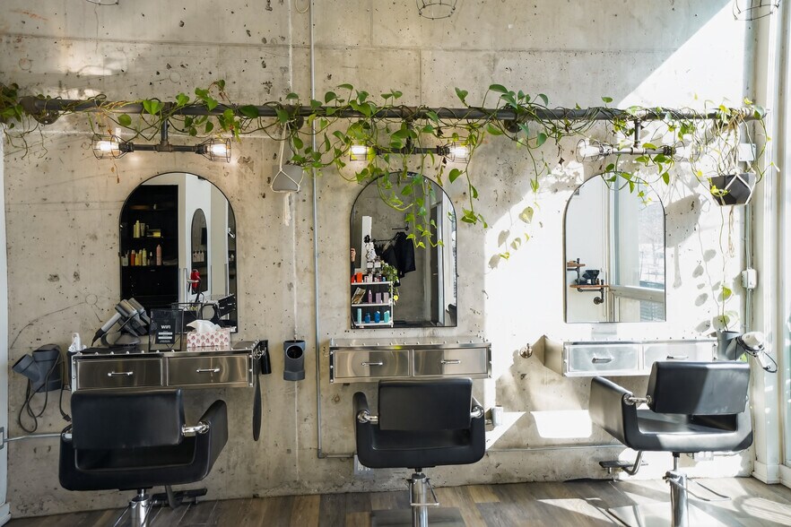 More Photos Of 8 Telegram Mews, Toronto Apartments For Sale