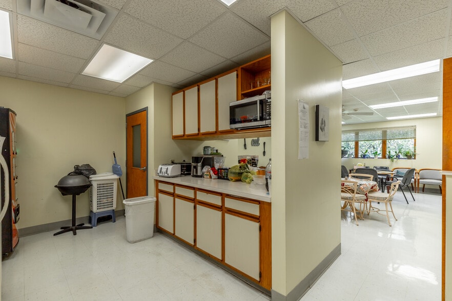 More Photos Of 932 Spring Creek Rd, Chattanooga Office For Sale