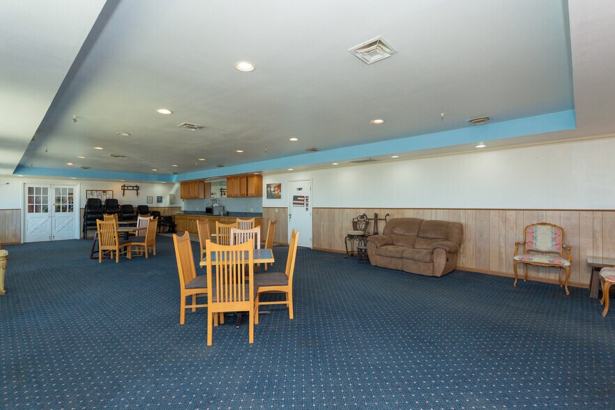 More Photos Of 2803 W 2nd St, Roswell Hotel For Sale