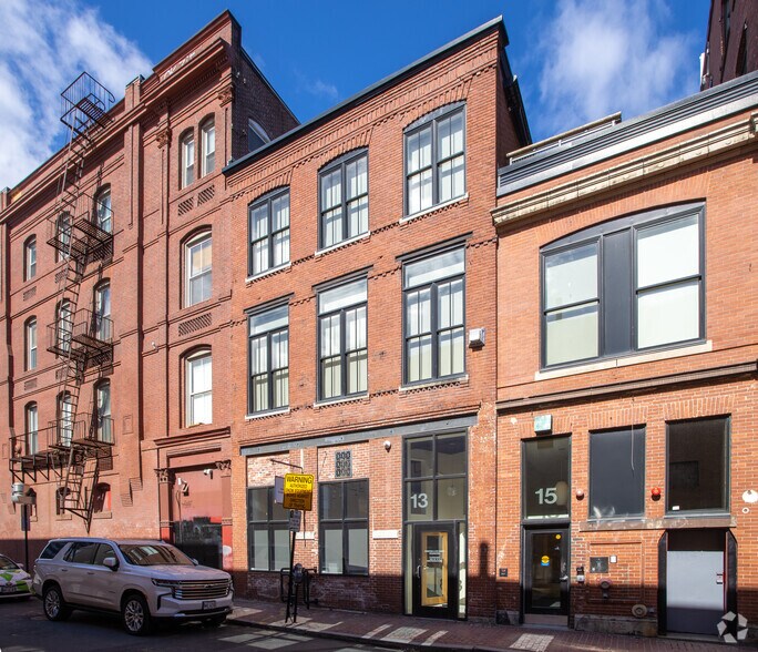 Primary Photo Of 11 Brown St, Portland Restaurant For Sale