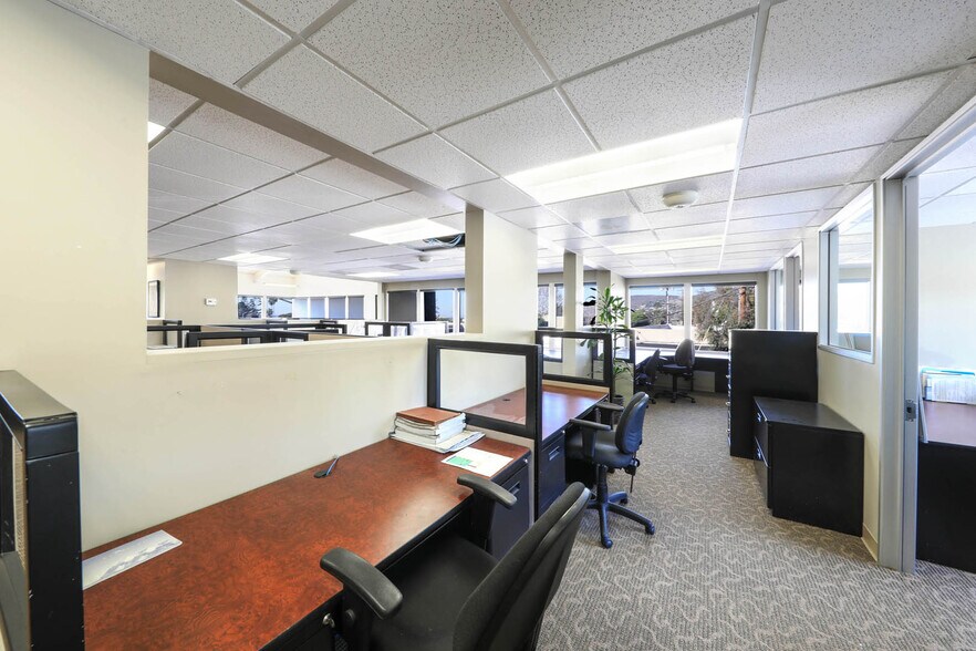 More Photos Of 900-944 Glenneyre St, Laguna Beach Office Residential For Lease