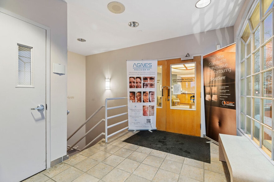 More Photos Of 2777 Hylan Blvd, Staten Island Office For Sale