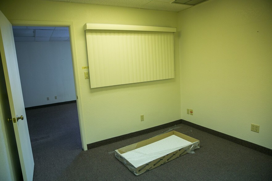More Photos Of 165 E Southern Ave, Mesa Loft Creative Space For Lease