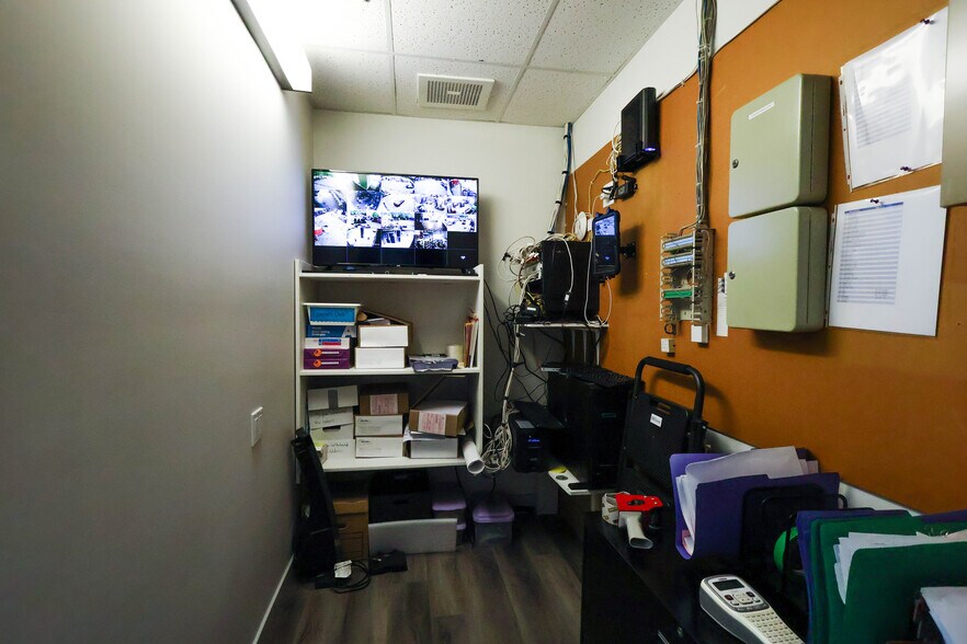 More Photos Of 26620 56 Ave, Langley Twp Warehouse For Sale