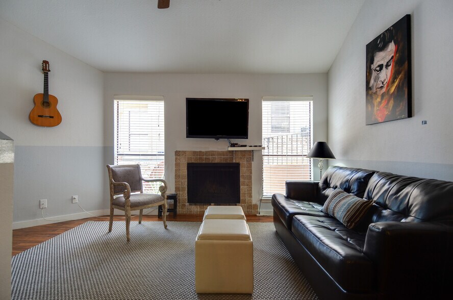 More Photos Of 708-800 S 1st St, Austin Multifamily For Sale