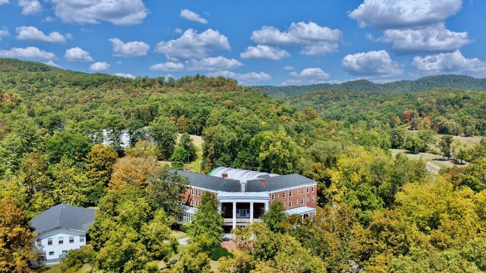 More Photos Of 158 Academy Lane Dr, Pence Springs Hotel For Sale