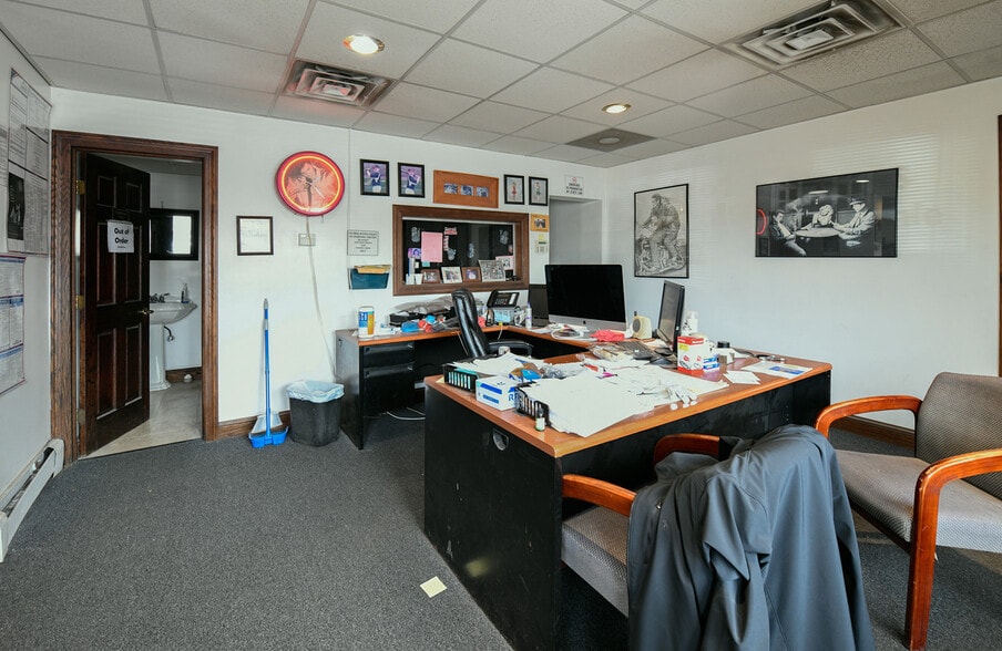 More Photos Of 438-440 Main St, East Hartford Auto Repair For Sale