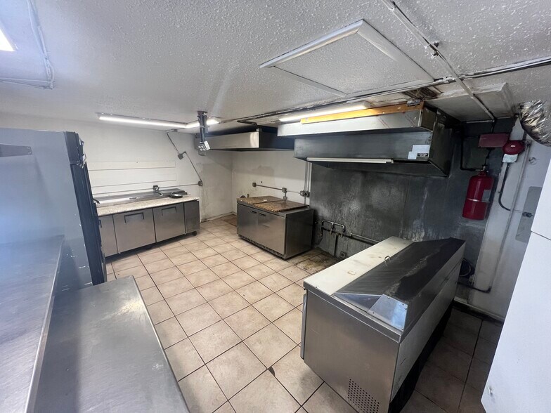 More Photos Of 5830 Gall Blvd, Zephyrhills Restaurant For Sale