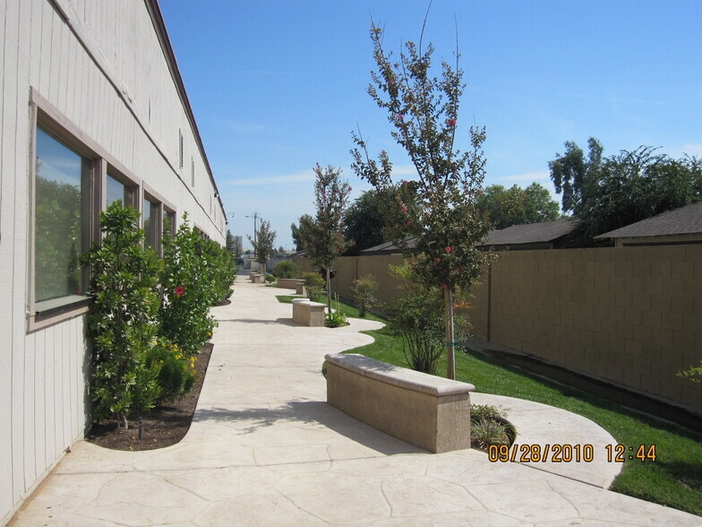 More Photos Of 220 Shaw Ave, Clovis Loft Creative Space For Sale
