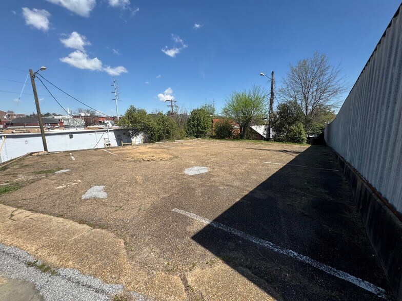 More Photos Of 2800 N State St, Jackson General Retail For Sale