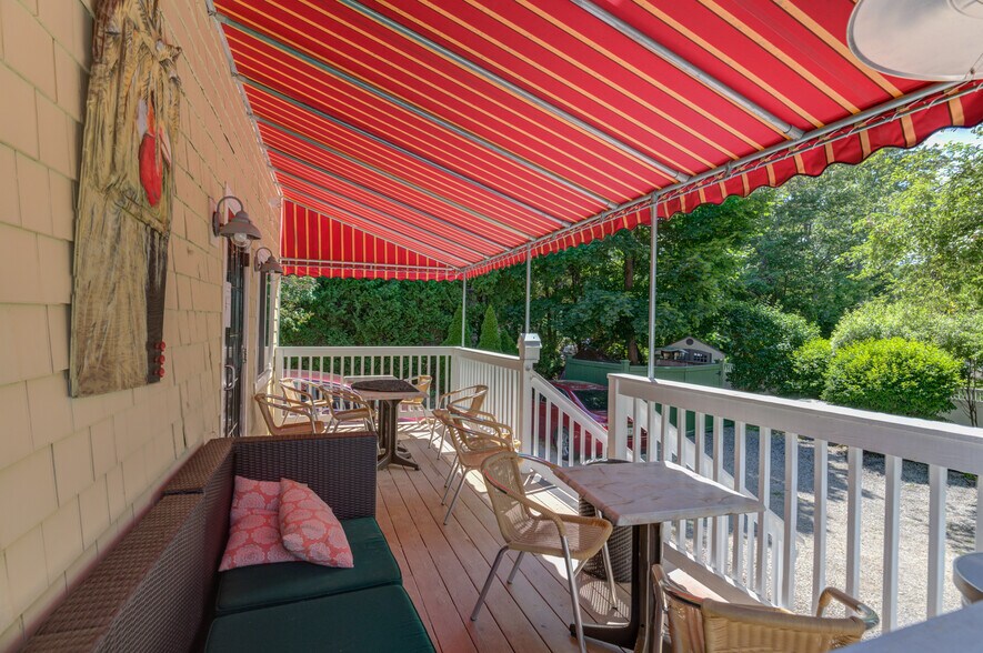 More Photos Of 200 Shore Rd, Ogunquit Restaurant For Sale