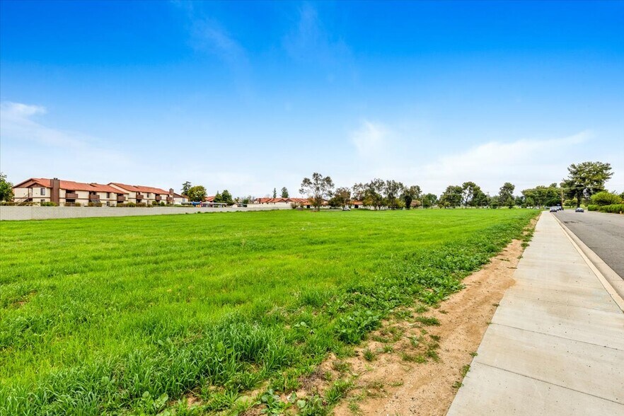 More Photos Of Chambers Street & Buena Vista St, Hemet Land For Sale